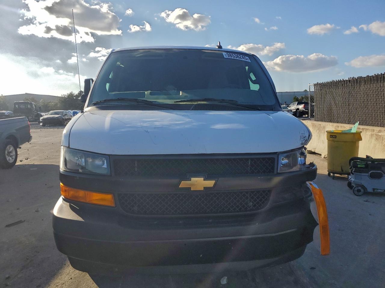 2024 Chevrolet Express G2500 - zdjęcie 5