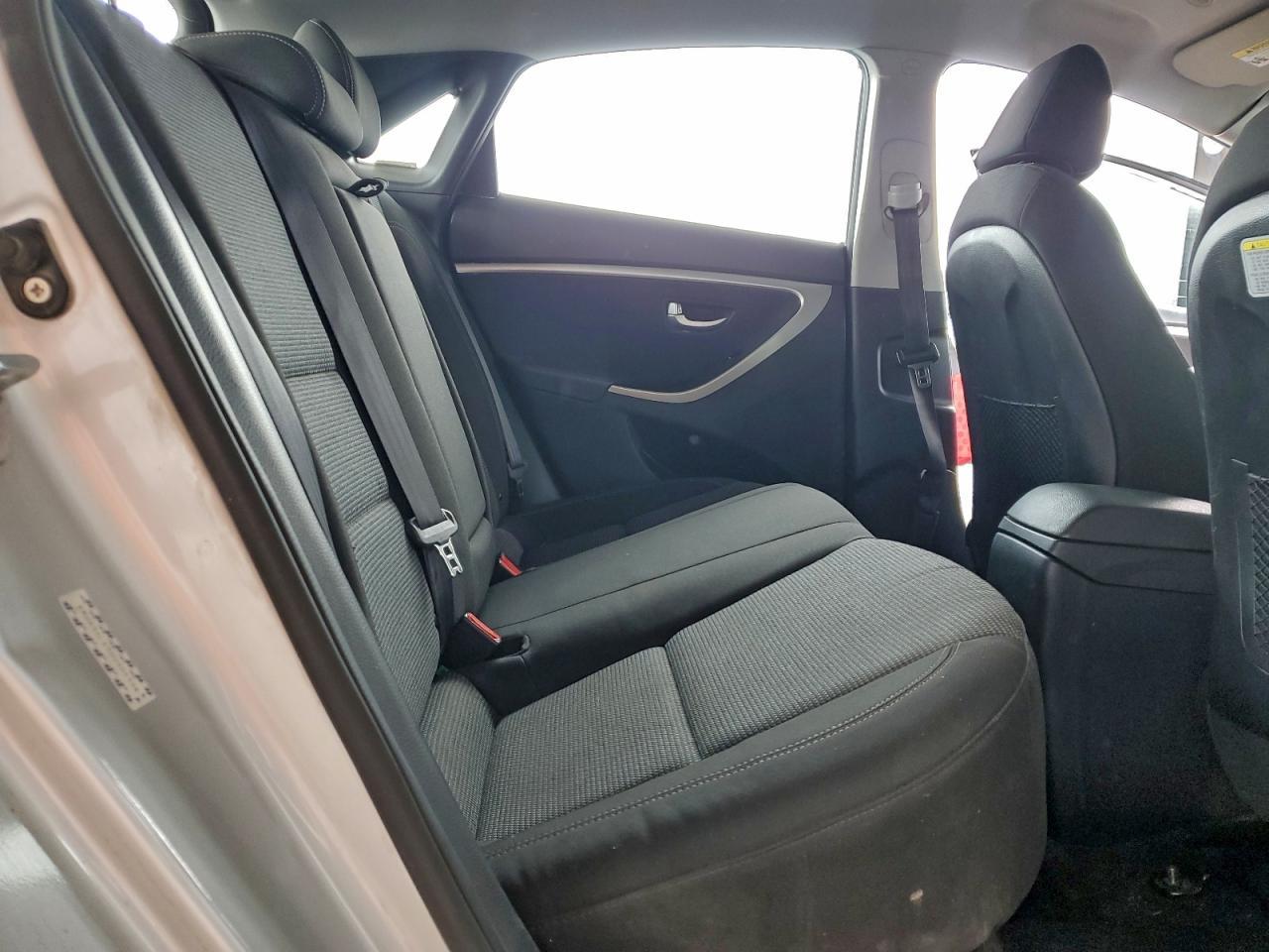 2016 Hyundai Elantra Gt - zdjęcie 10