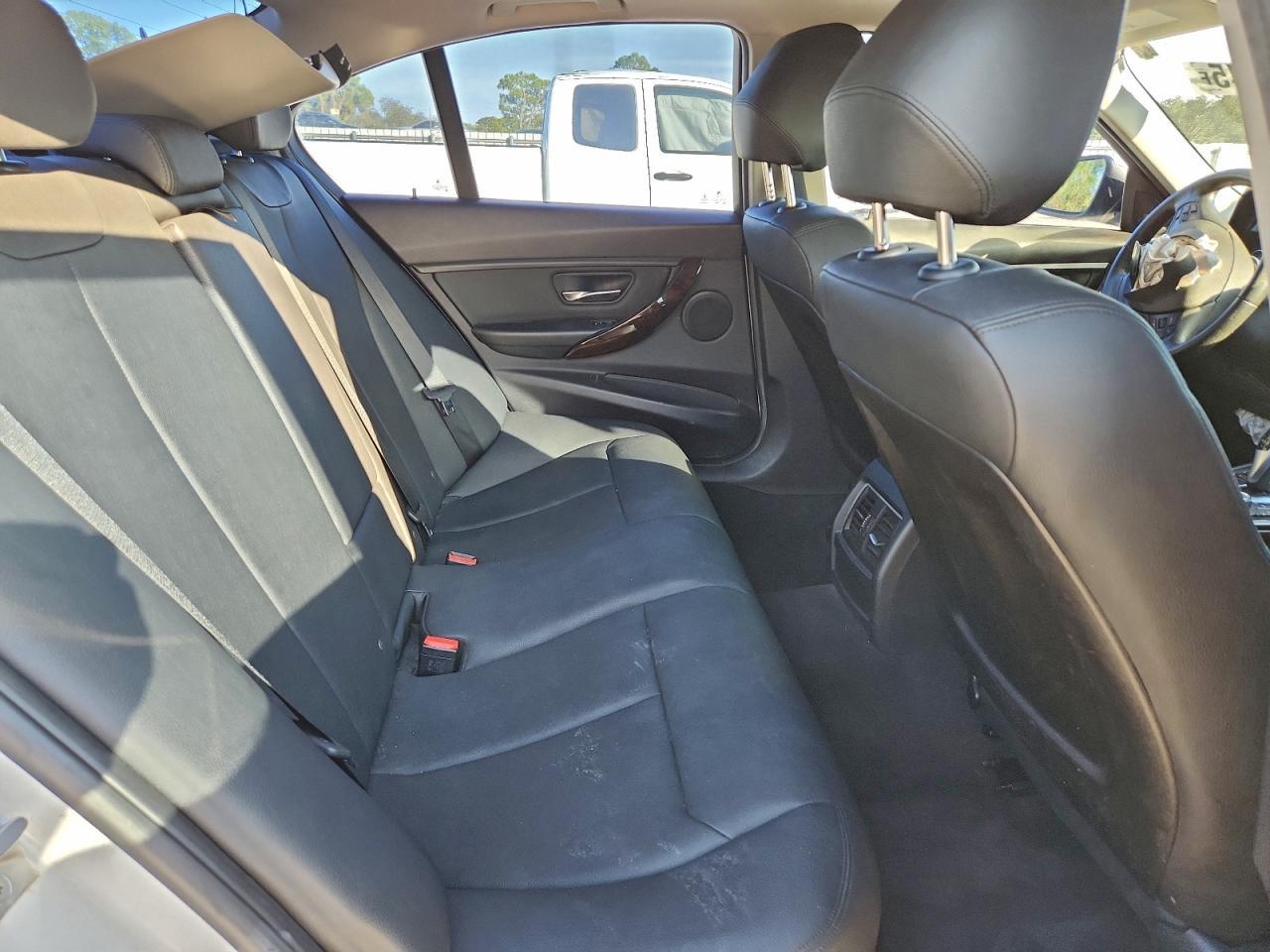 2017 BMW 320 I - zdjęcie 10