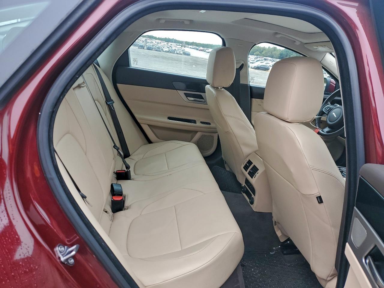 2016 Jaguar Xf Premium - zdjęcie 10