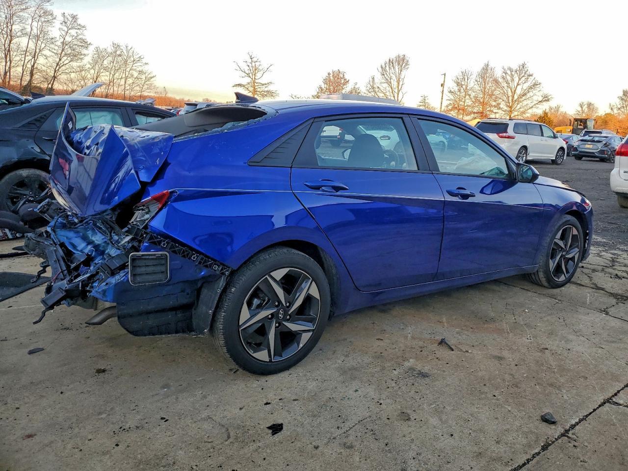 2023 Hyundai Elantra Sel - zdjęcie 3