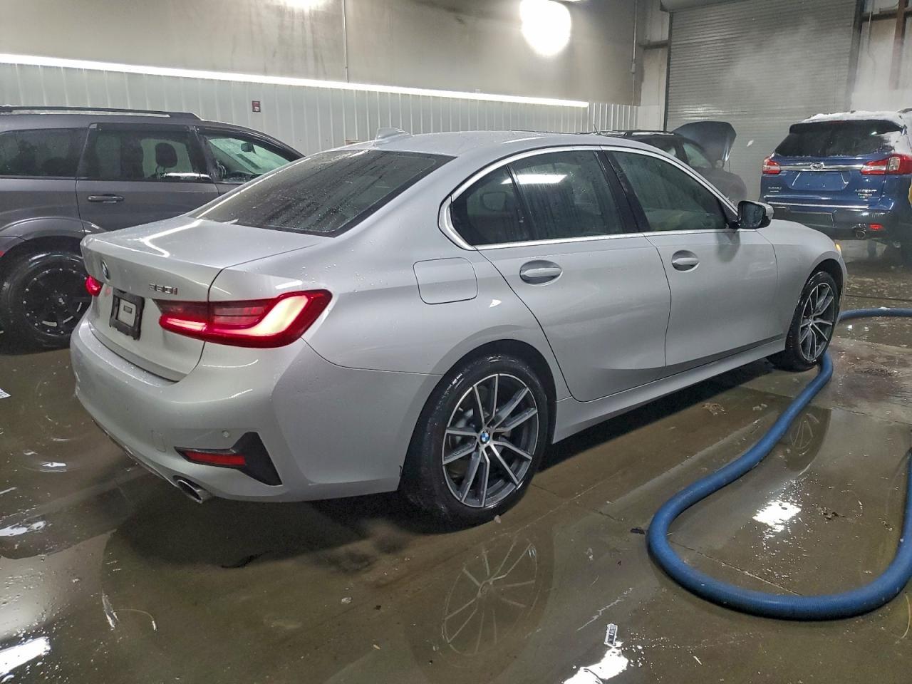 BMW Seria 3 - zdjęcie 3