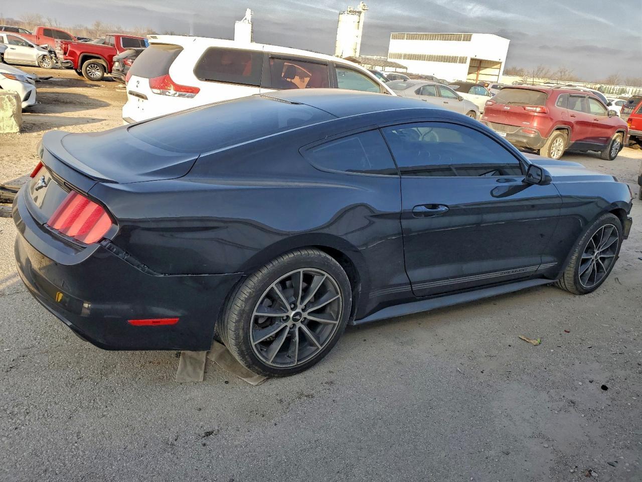 2016 Ford Mustang - zdjęcie 3