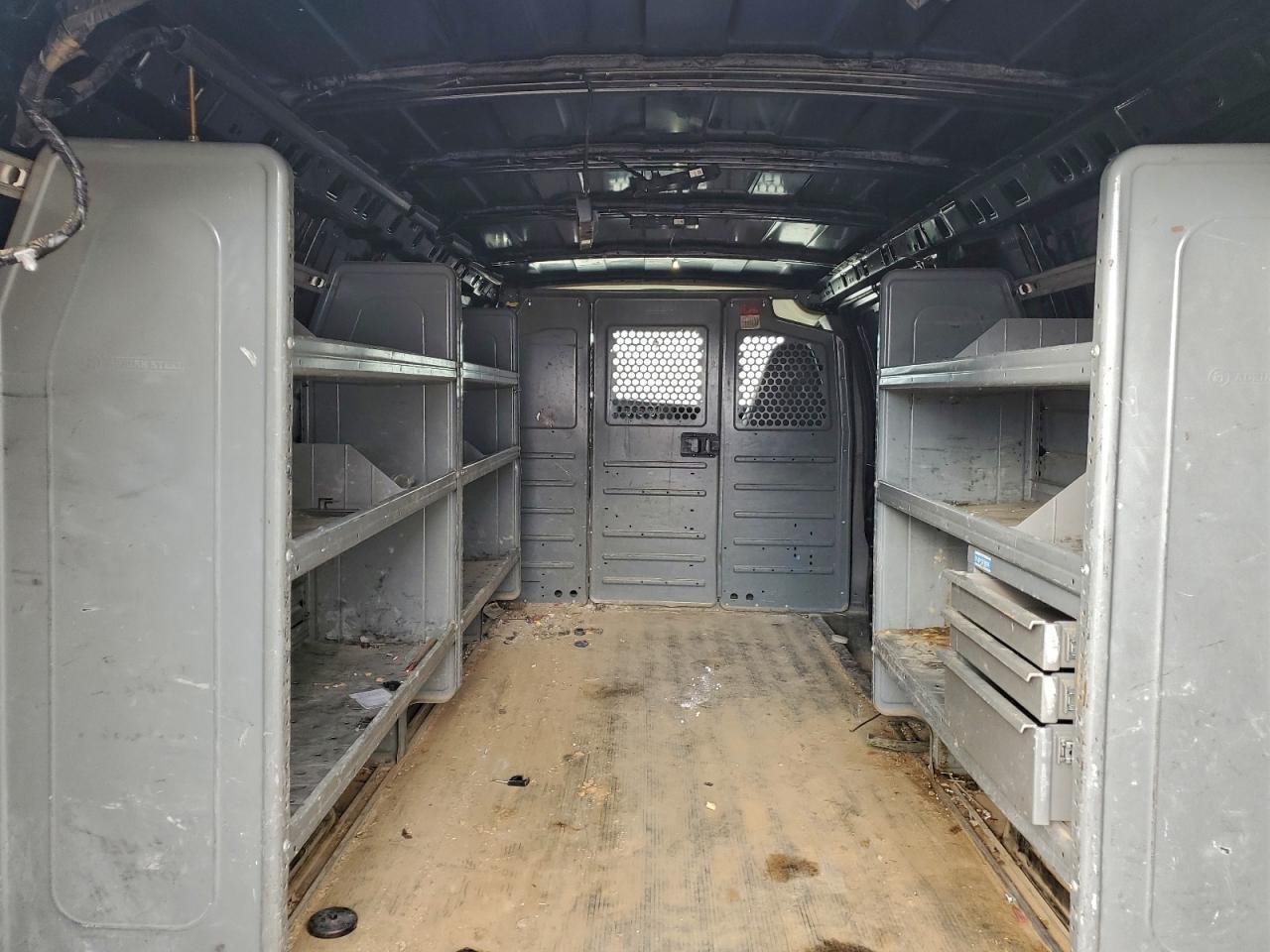 2017 Chevrolet Express G2500 - zdjęcie 10