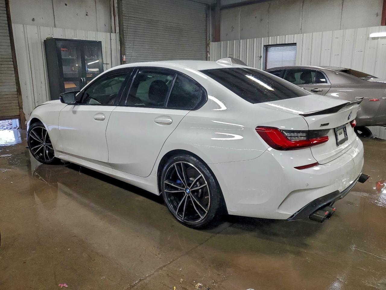 BMW Seria 3 - zdjęcie 2