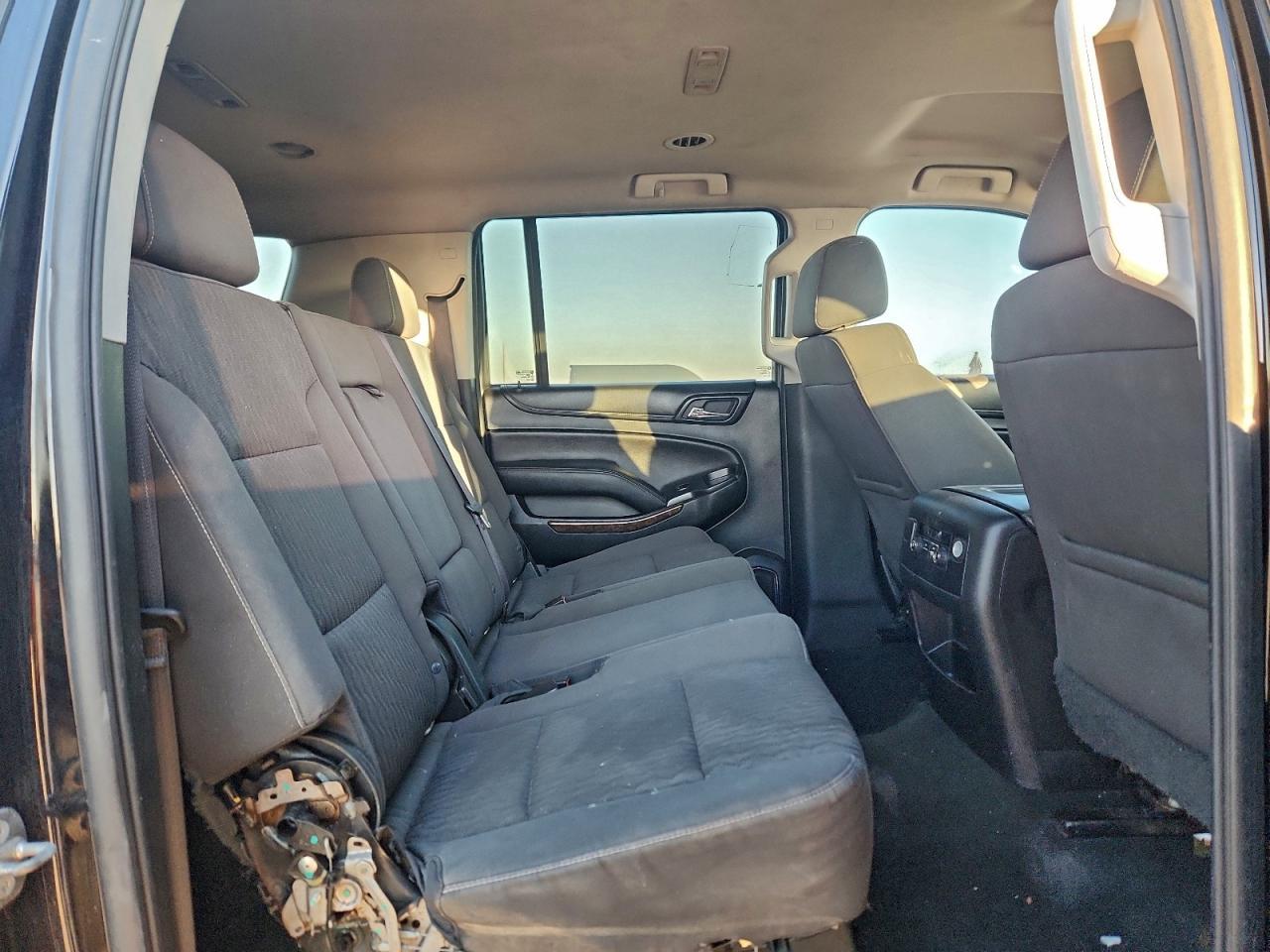 2018 Chevrolet Suburban K1500 Lt - zdjęcie 10