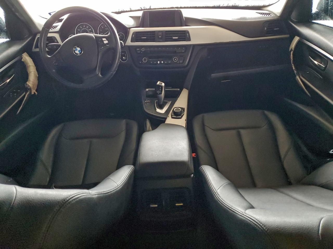 2015 BMW 320 I - zdjęcie 8