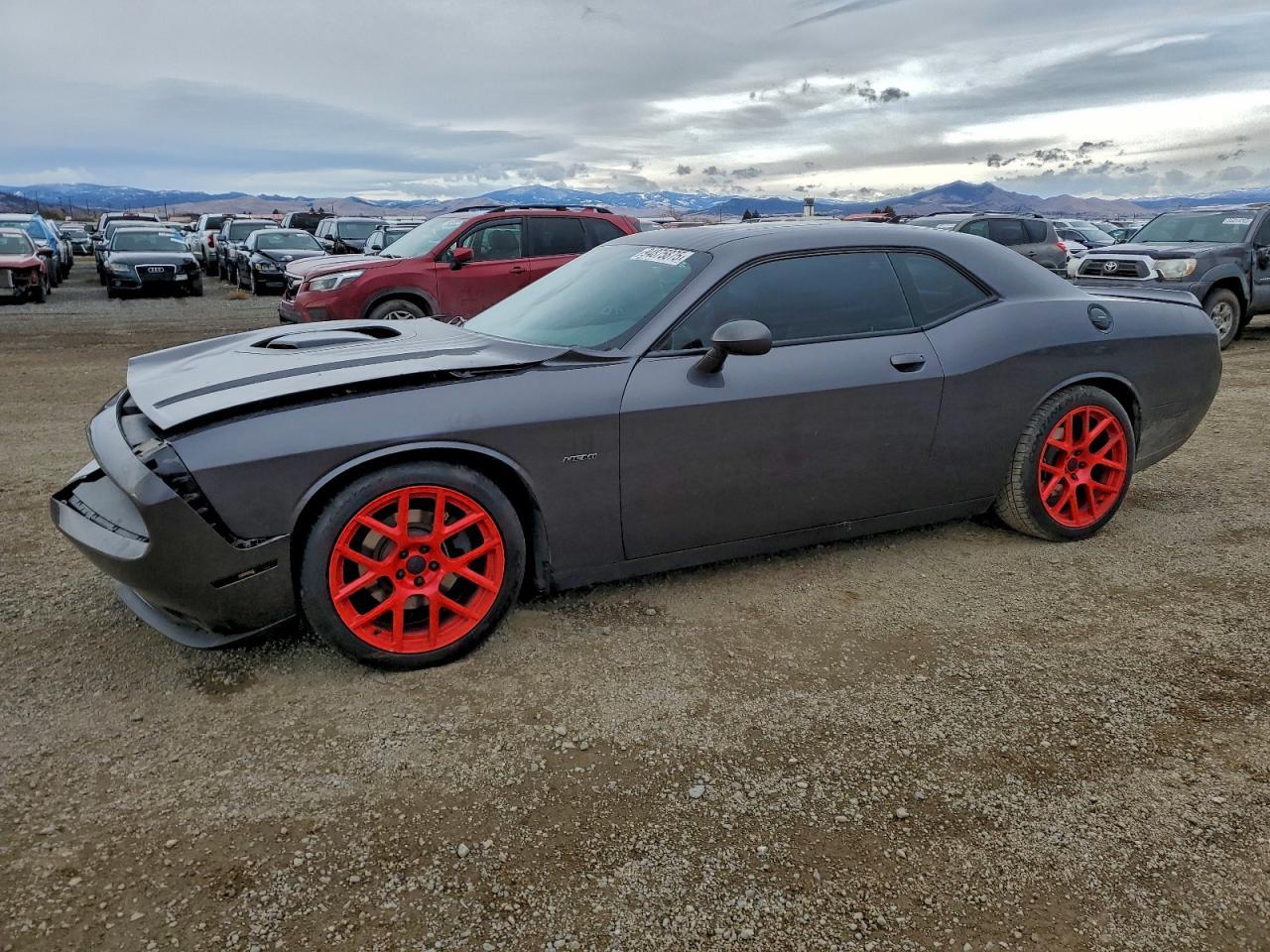 2016 Dodge Challenger R/T - zdjęcie główne