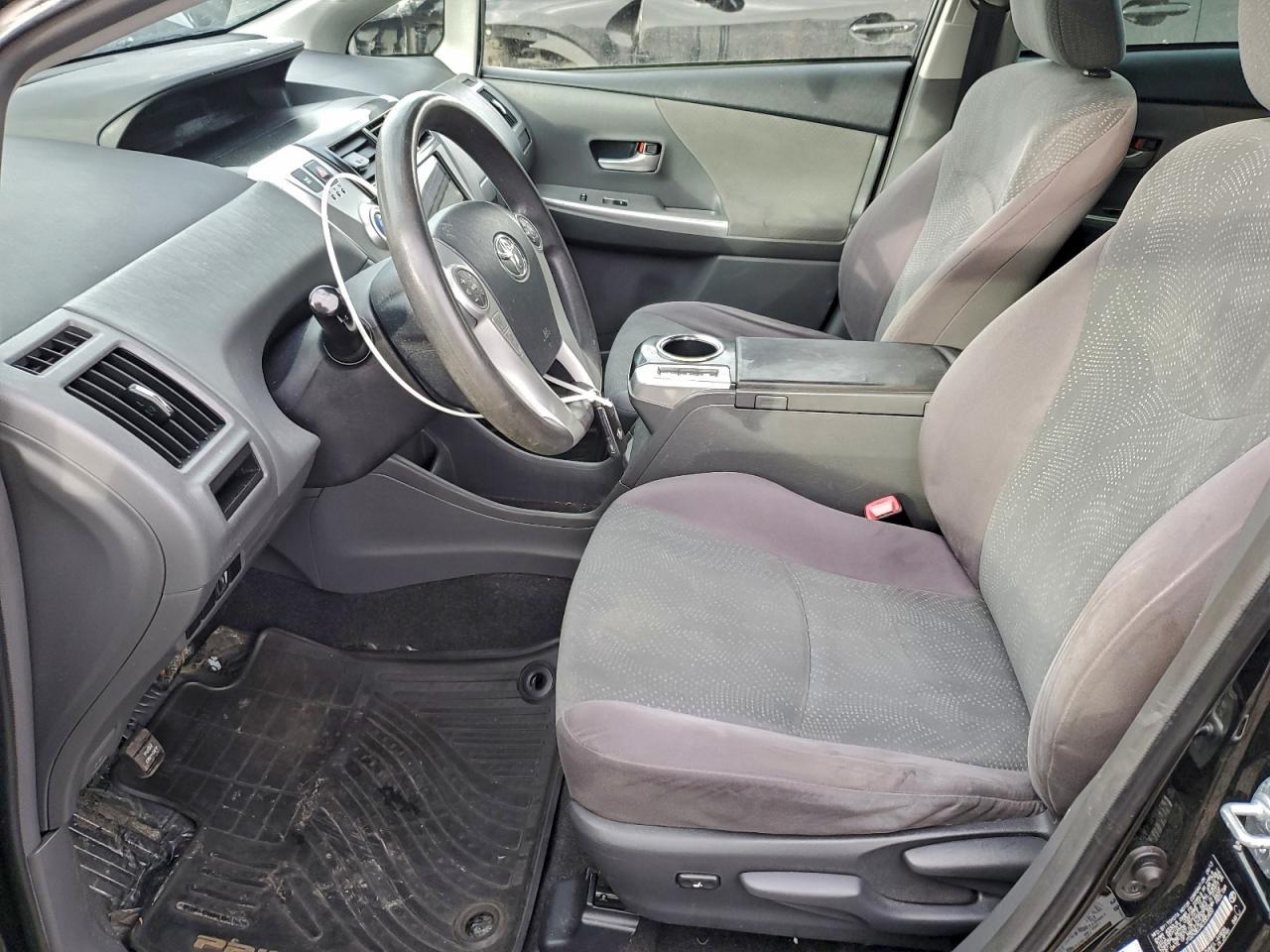 2014 Toyota Prius V - zdjęcie 7