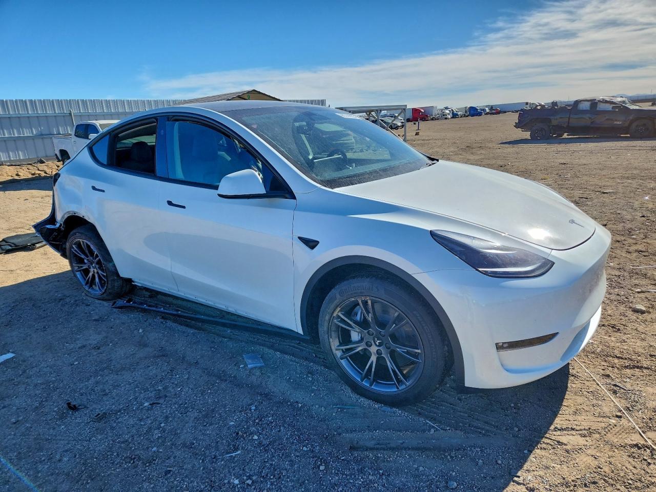 2025 Tesla Model Y - zdjęcie 4