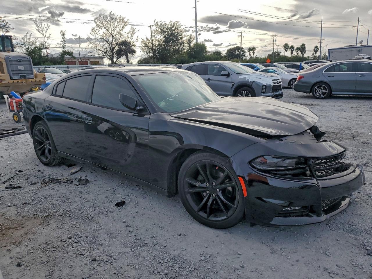 2016 Dodge Charger Sxt - zdjęcie 4