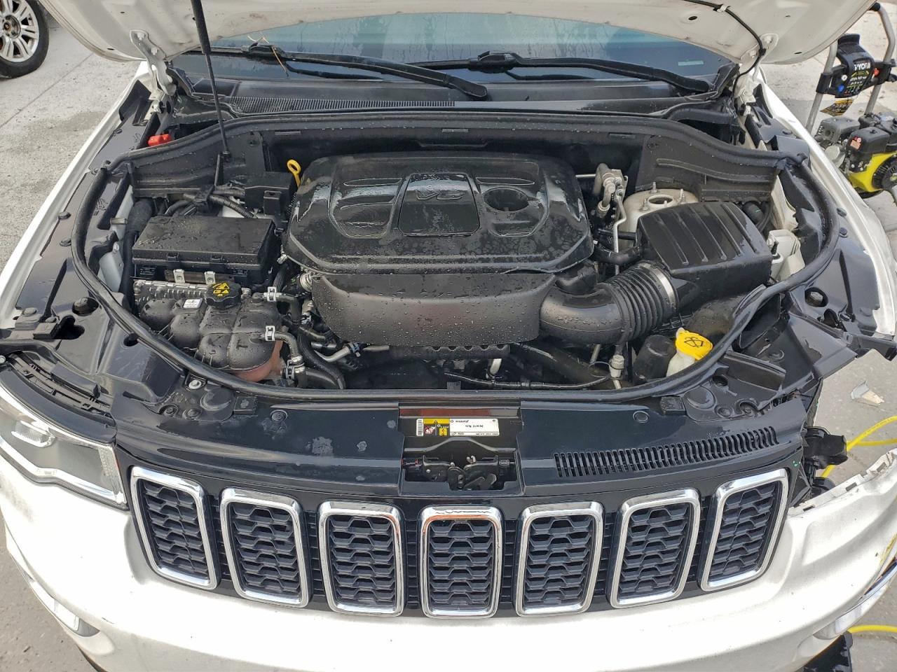 2019 Jeep Grand Cherokee Laredo - zdjęcie 12