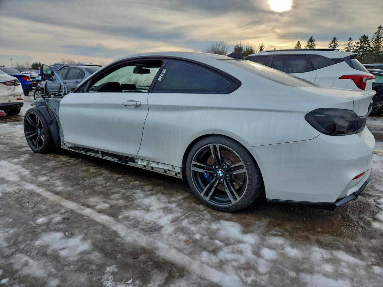 2015 BMW M4 - zdjęcie 2