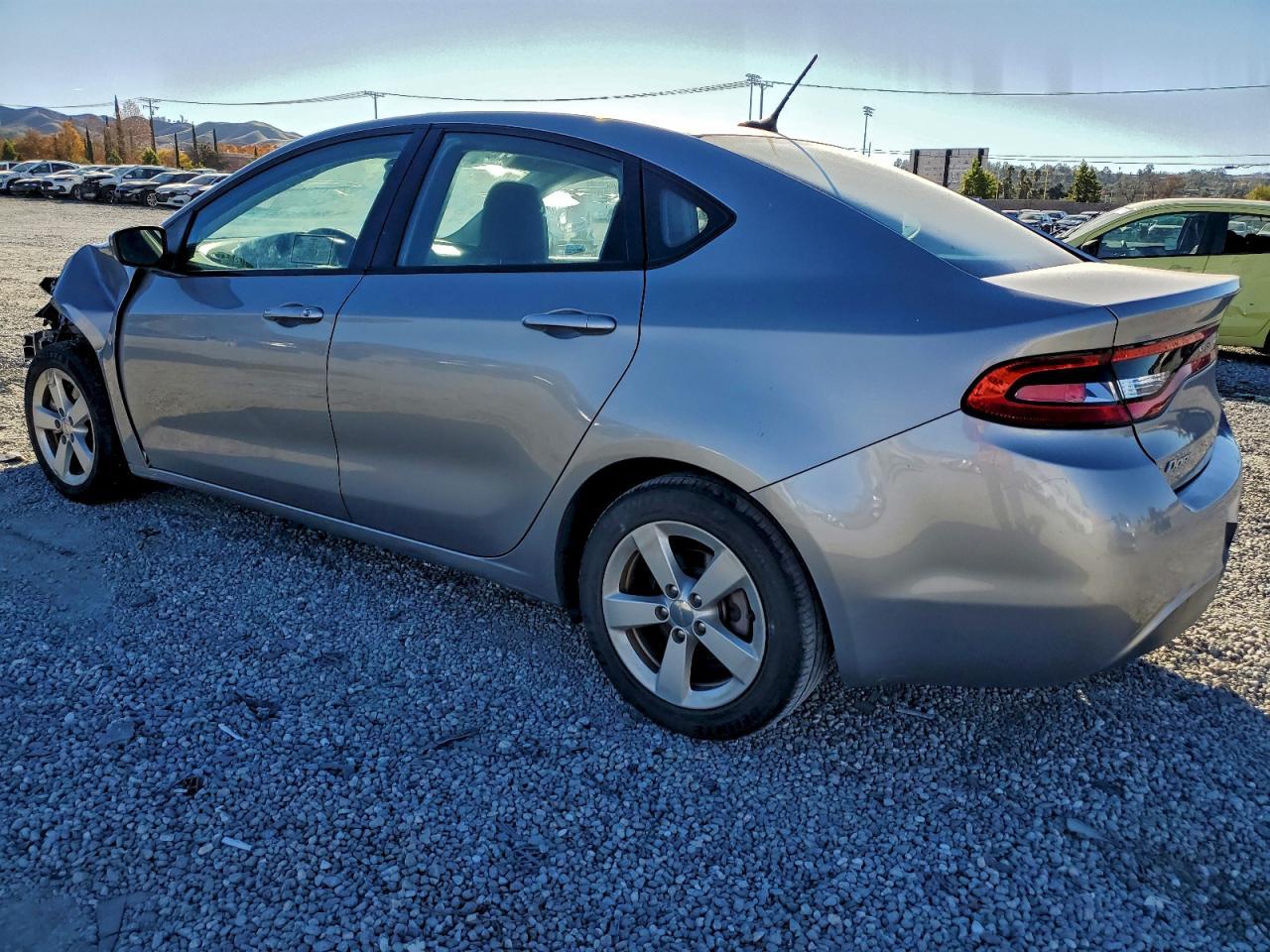 2015 Dodge Dart Sxt - zdjęcie 2