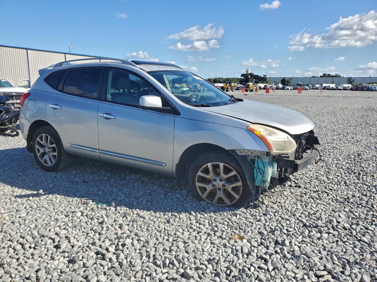 2013 Nissan Rogue S - zdjęcie 4