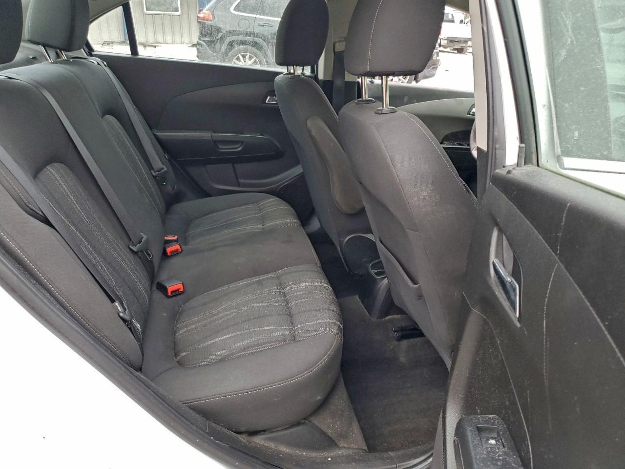 2016 Chevrolet Sonic Lt - zdjęcie 10