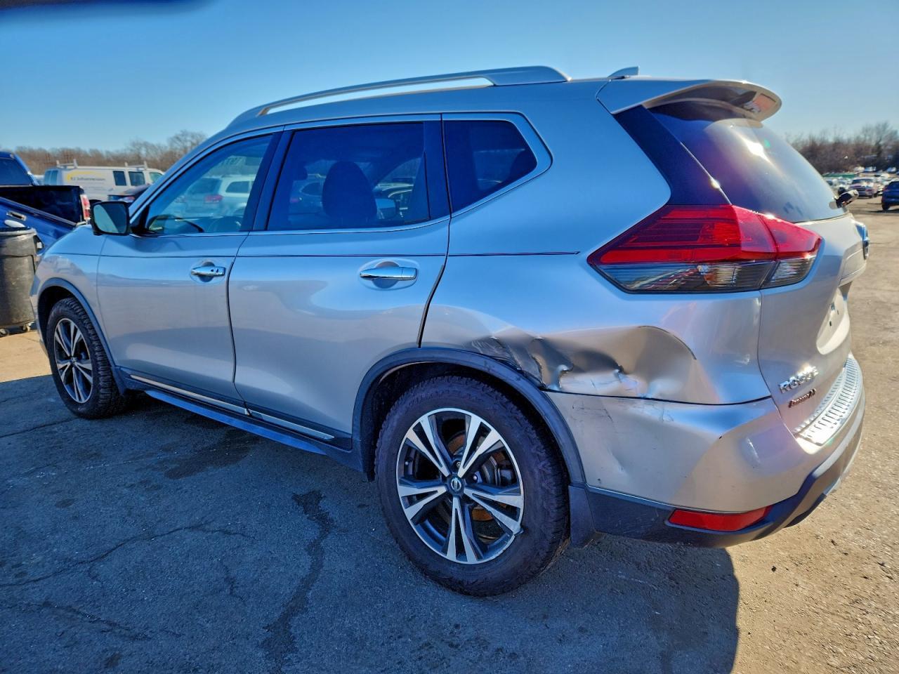 2017 Nissan Rogue S - zdjęcie 2