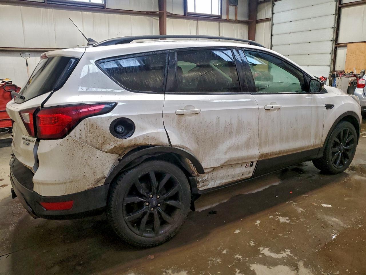 2019 Ford Escape Titanium - zdjęcie 3