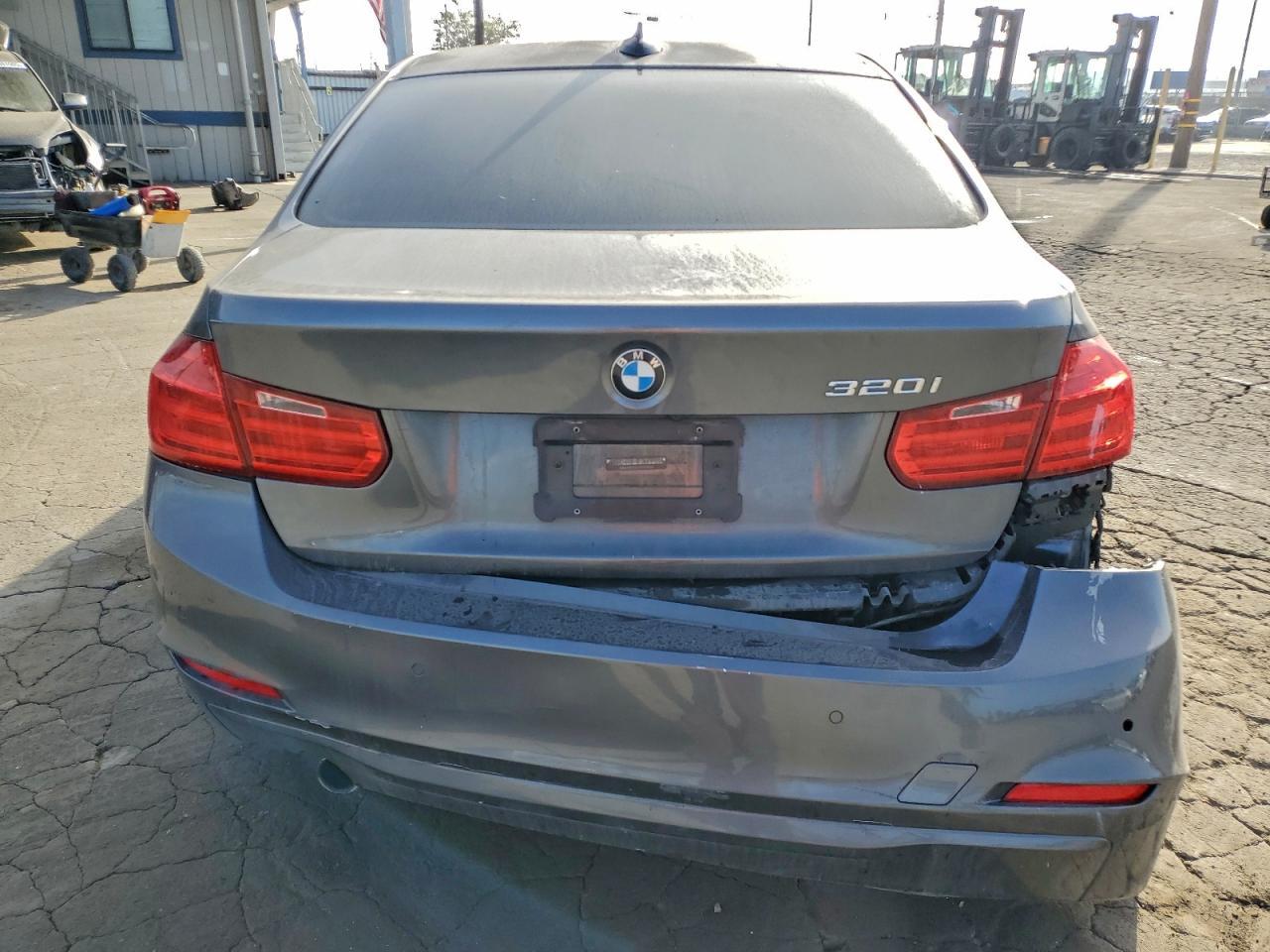 2015 BMW 320 I - zdjęcie 6