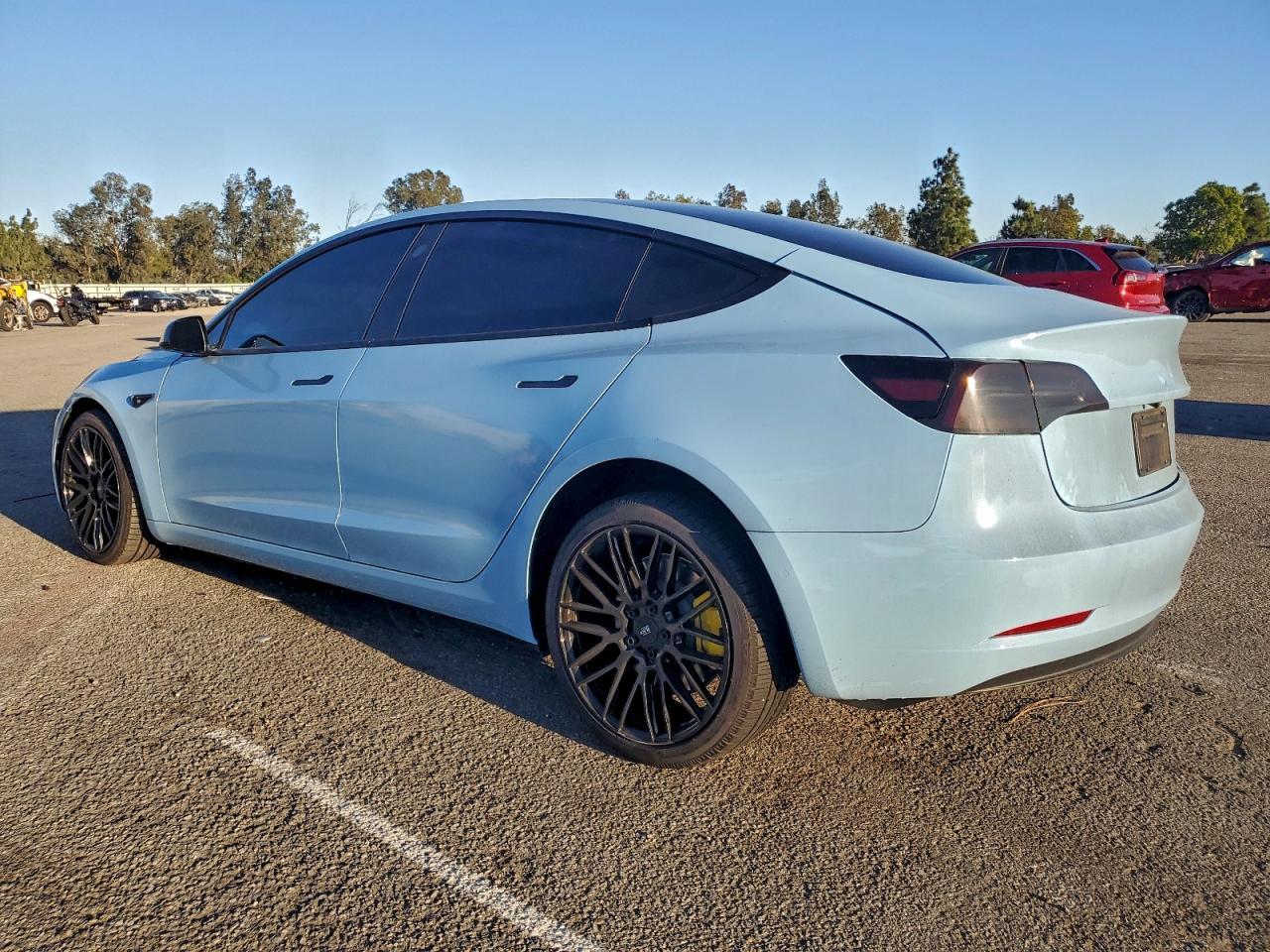 2021 Tesla Model 3 - zdjęcie 2