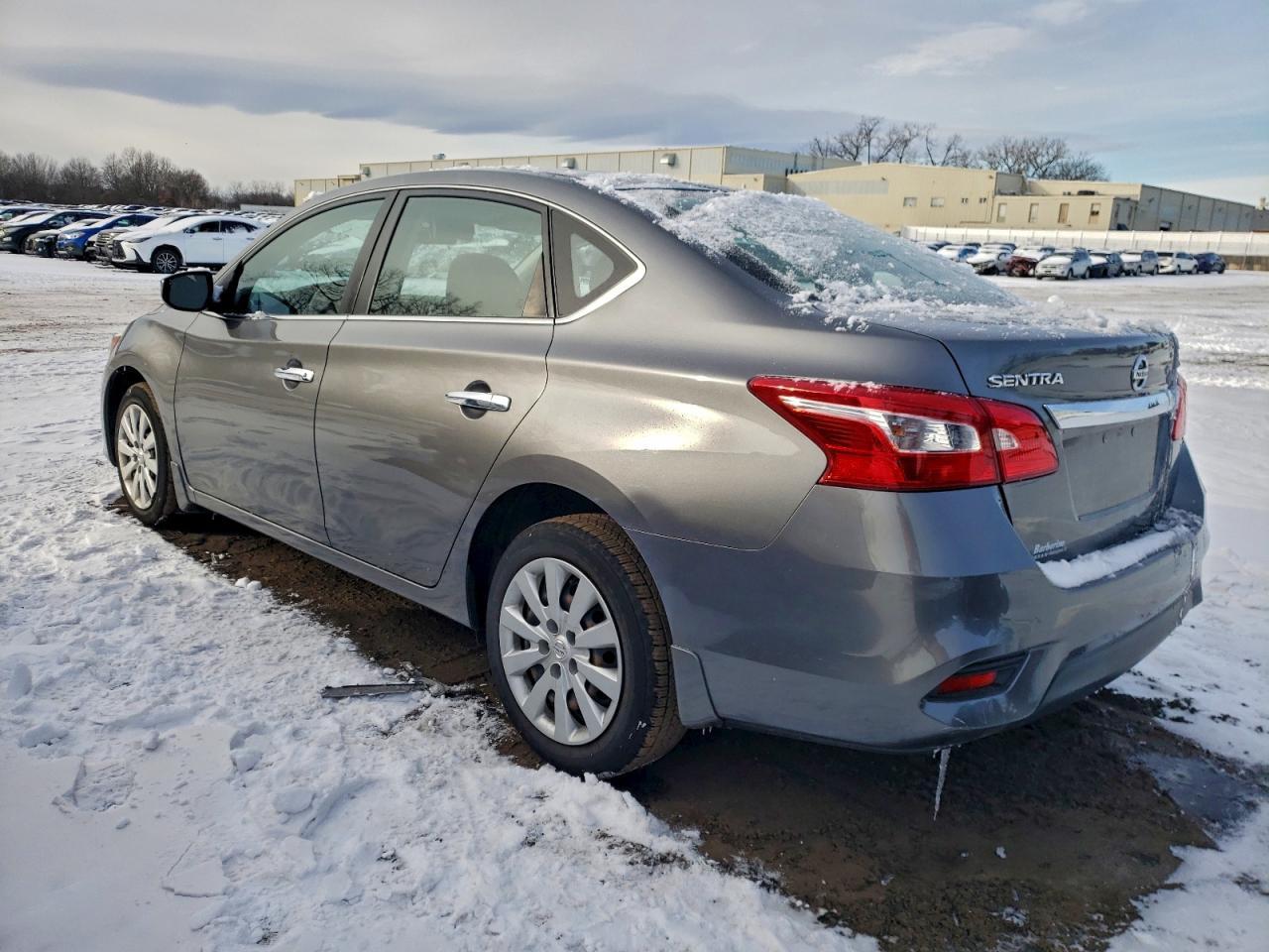 2016 Nissan Sentra S - zdjęcie 2