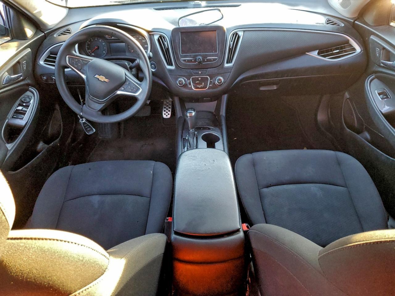 2017 Chevrolet Malibu Ls - zdjęcie 8