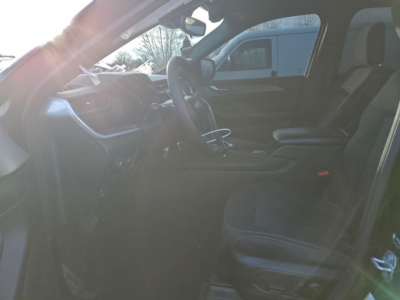 2025 Jeep Grand Cherokee - zdjęcie 7