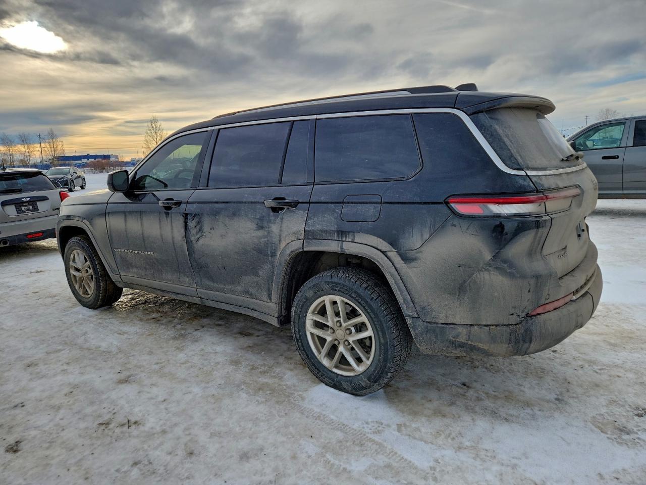 2023 Jeep Grand Cherokee L Laredo - zdjęcie 2