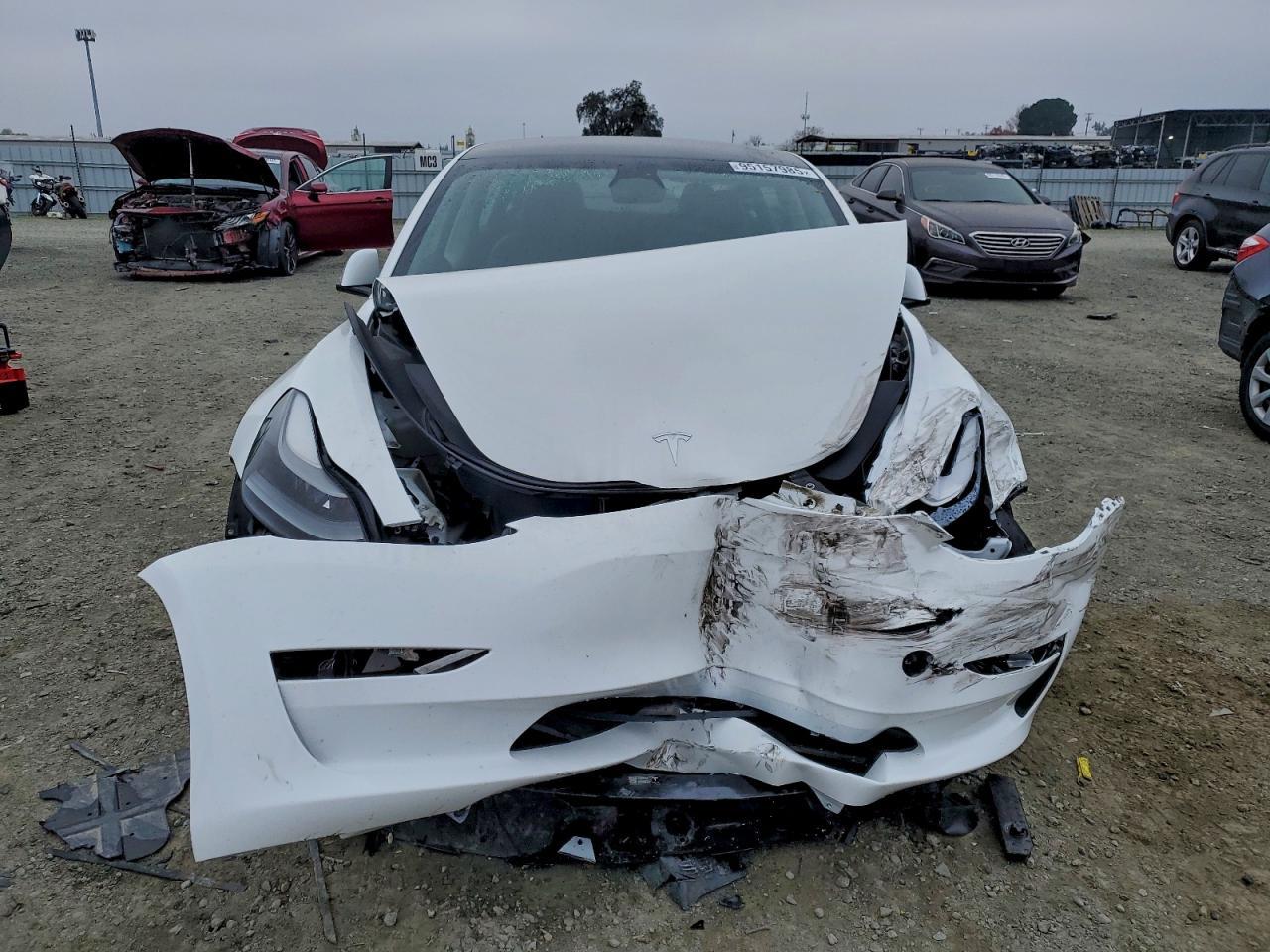 2022 Tesla Model 3 - zdjęcie 5