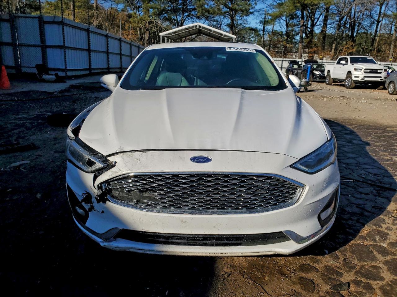 2019 Ford Fusion Titanium - zdjęcie 5