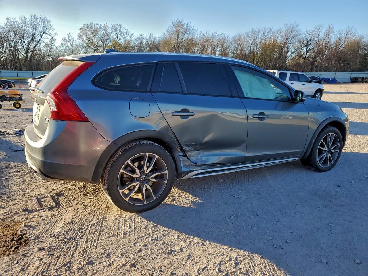 2017 Volvo V60 Cross Country Premier - zdjęcie 3