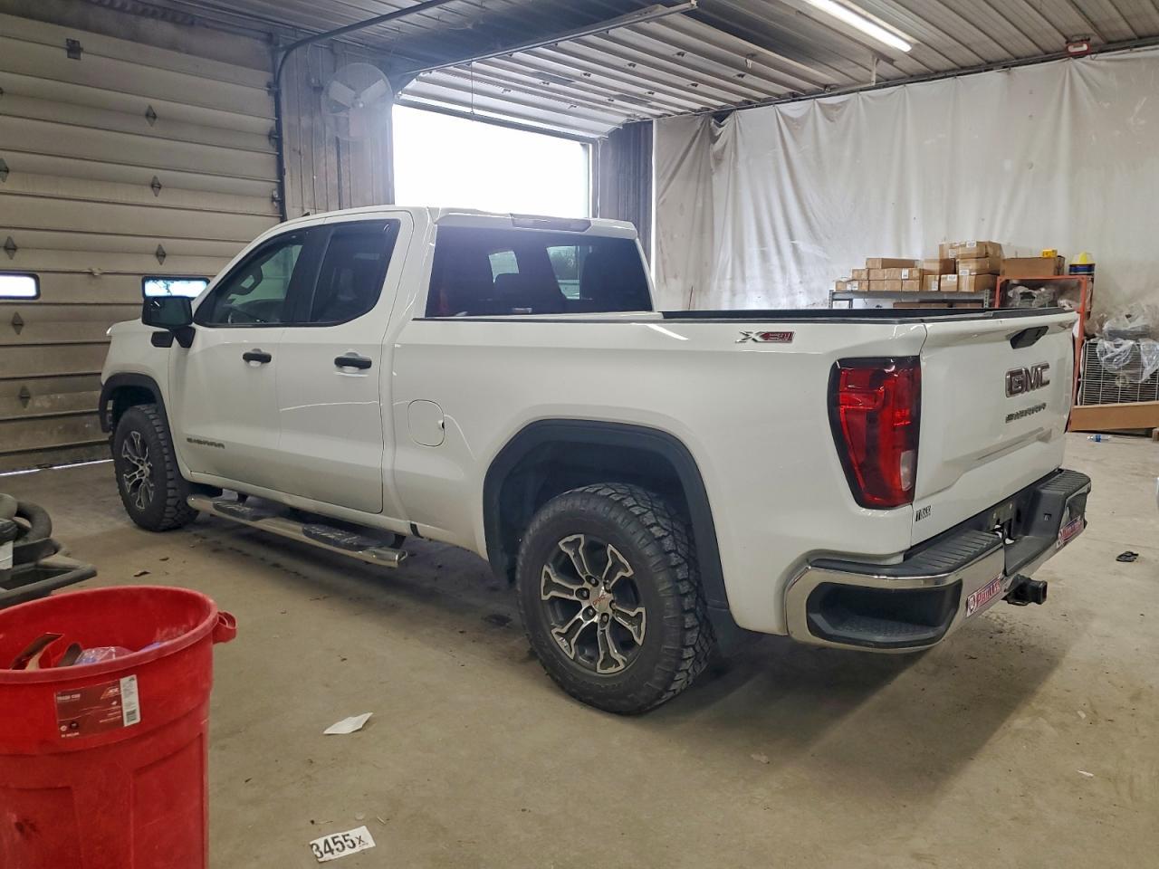 2020 GMC Sierra K1500 - zdjęcie 2