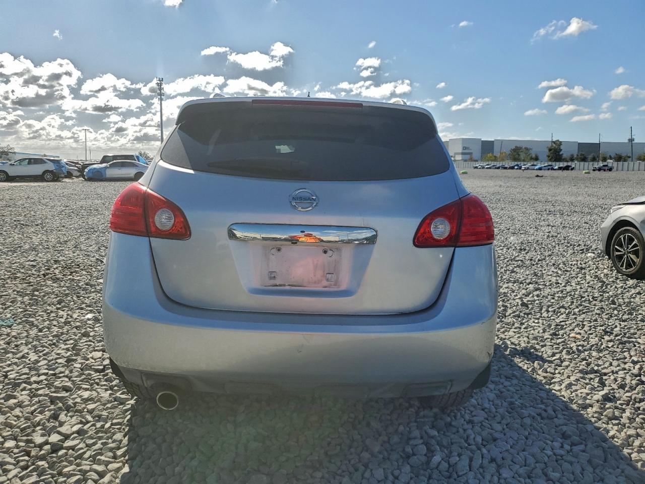 2013 Nissan Rogue S - zdjęcie 6