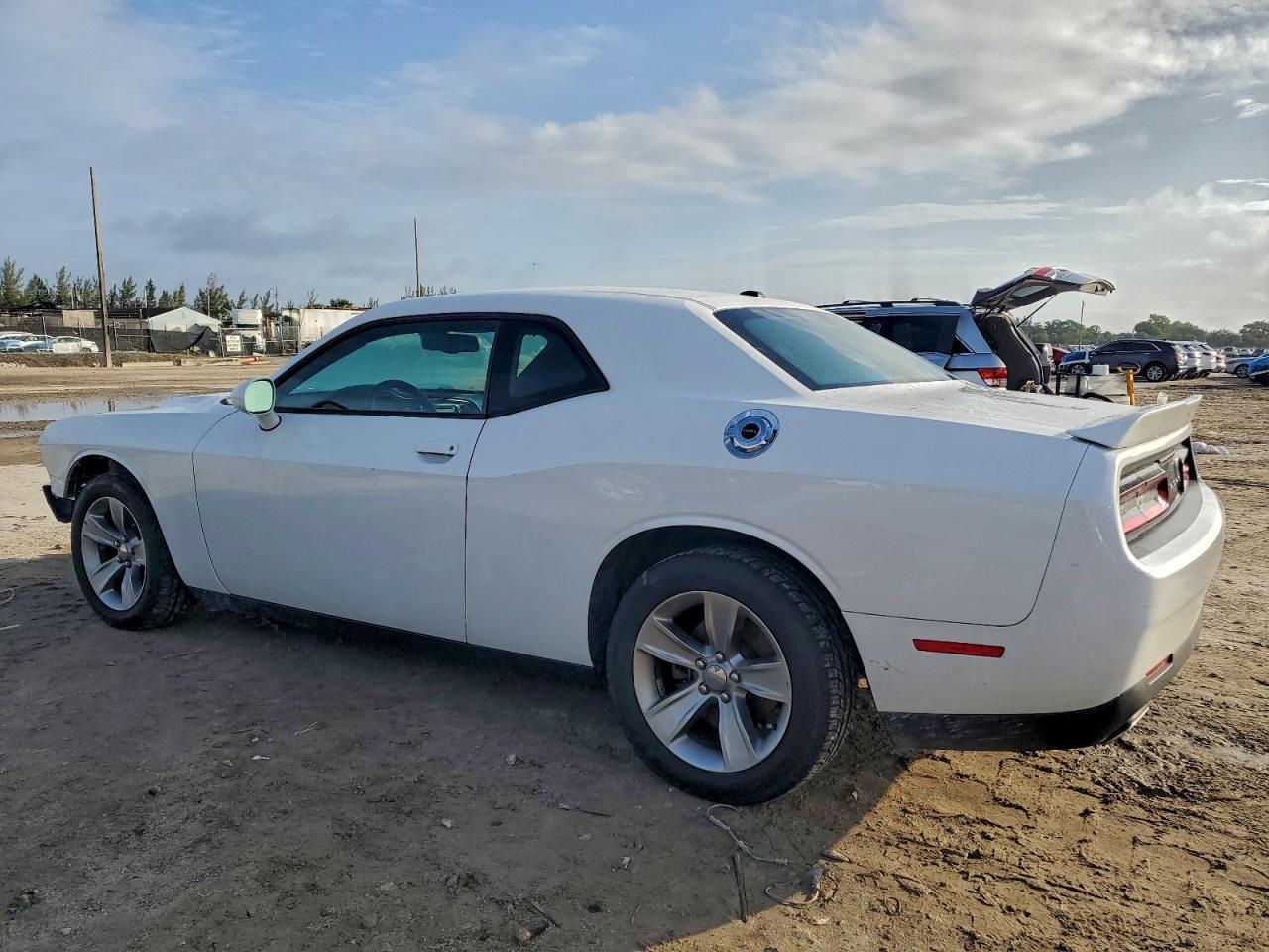 2019 Dodge Challenger Sxt - zdjęcie 2