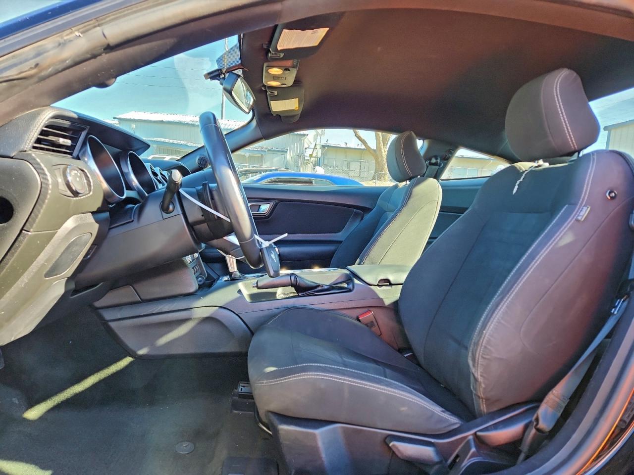 2018 Ford Mustang - zdjęcie 7