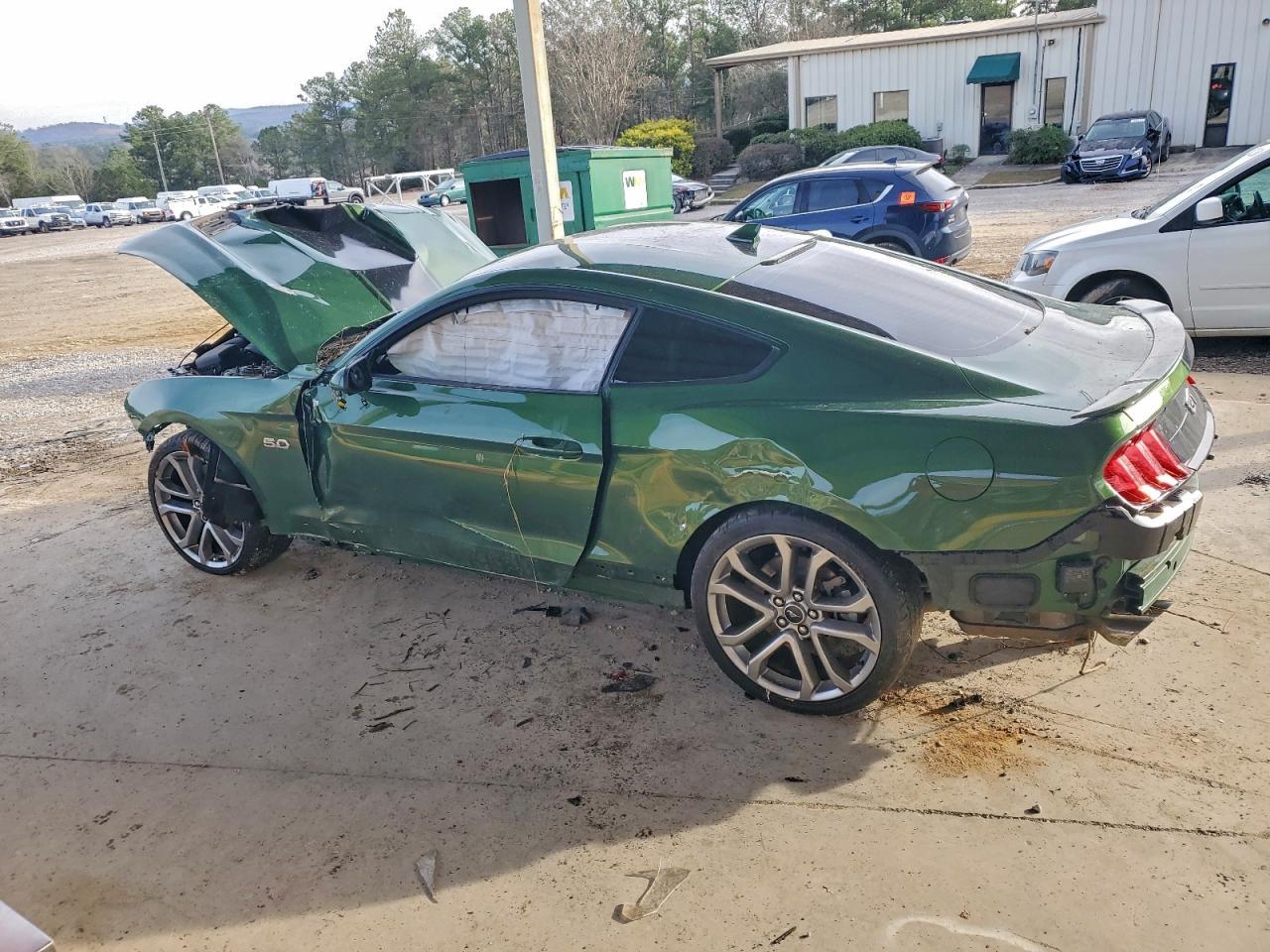 Ford Mustang - zdjęcie 2