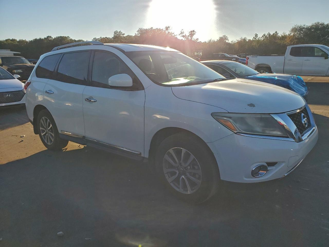 2014 Nissan Pathfinder S - zdjęcie 4