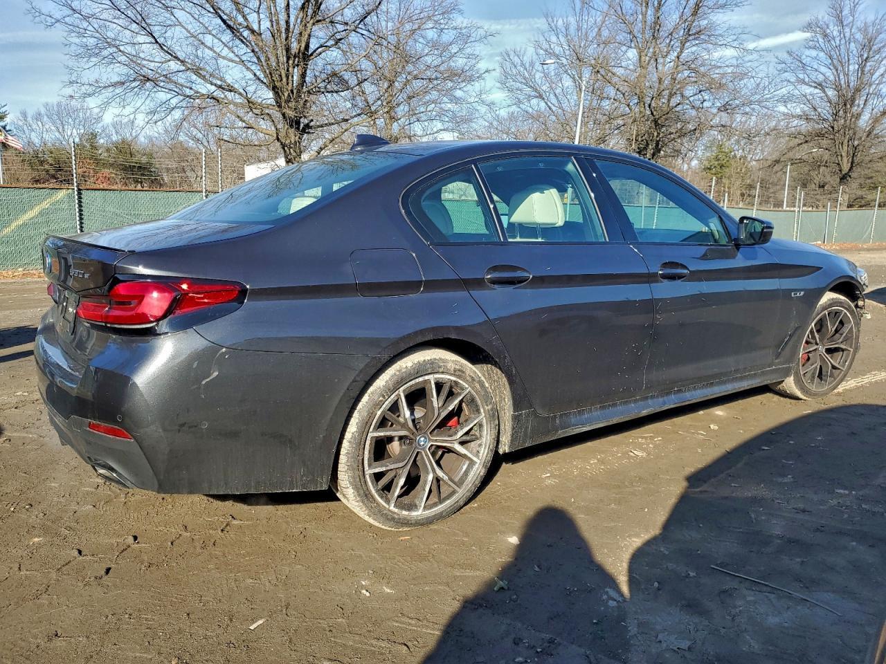 2023 BMW 530Xe - zdjęcie 3