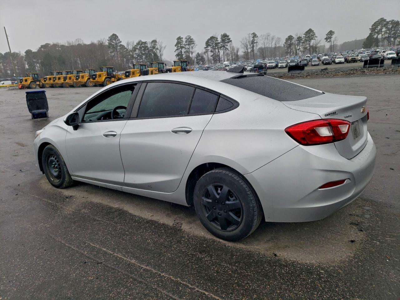 2019 Chevrolet Cruze Ls - zdjęcie 2