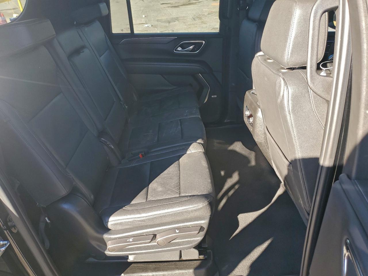 2023 Chevrolet Suburban C1500 Lt - zdjęcie 11