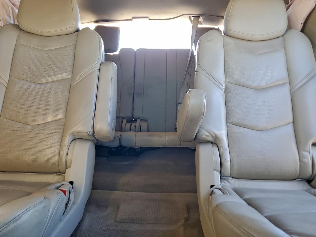 2020 Cadillac Escalade Luxury - zdjęcie 10