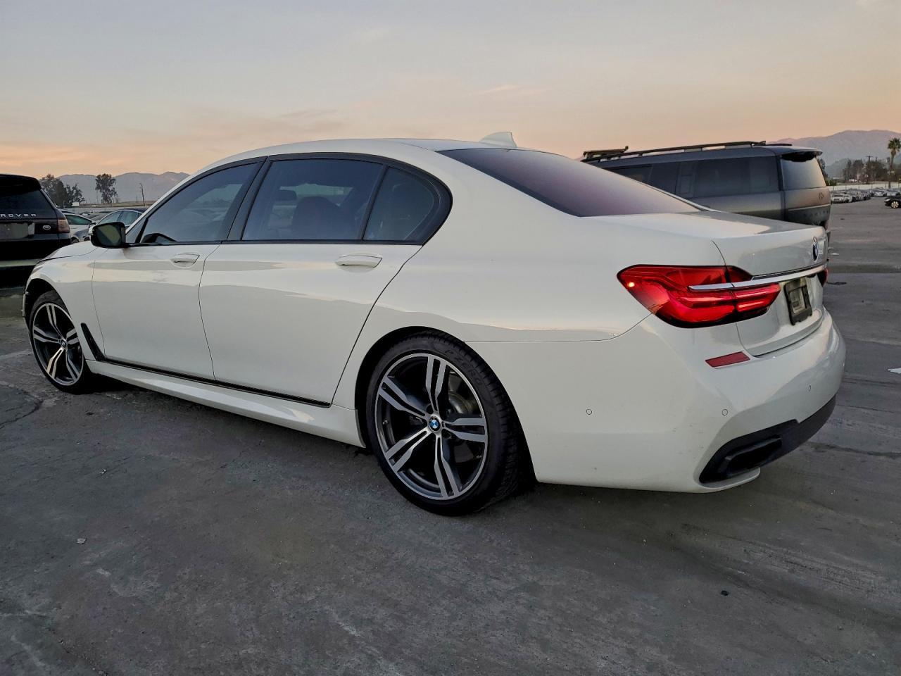 2016 BMW 740 I - zdjęcie 2