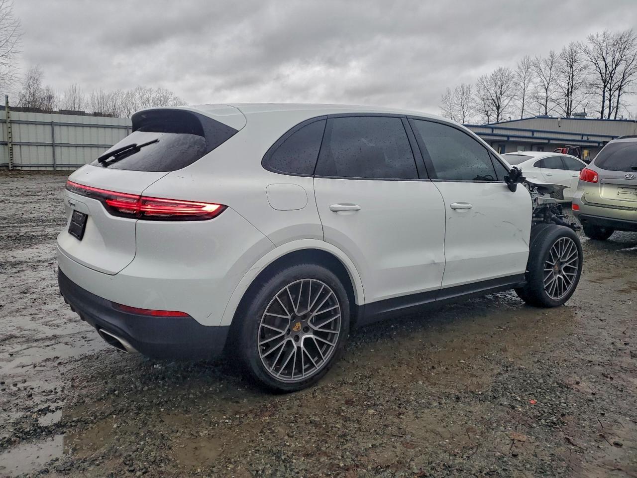 2021 Porsche Cayenne - zdjęcie 3