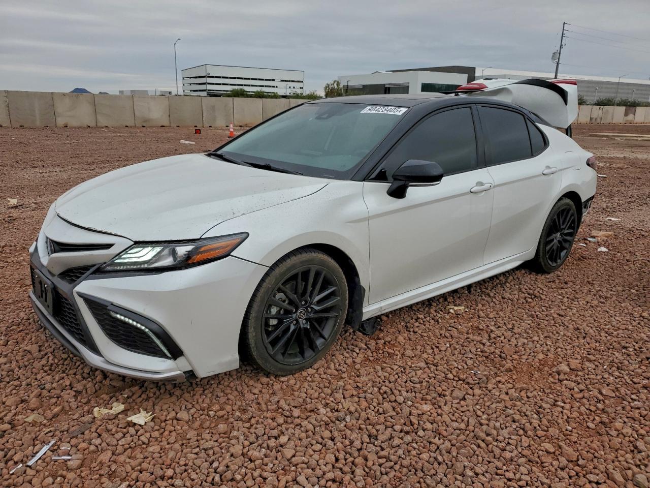 2022 Toyota Camry Xse - zdjęcie główne