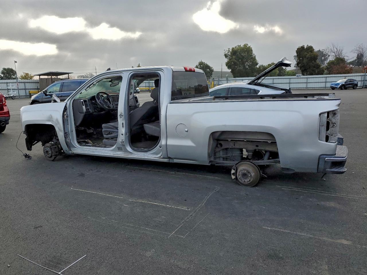 2017 Chevrolet Silverado C1500 Lt - zdjęcie 2