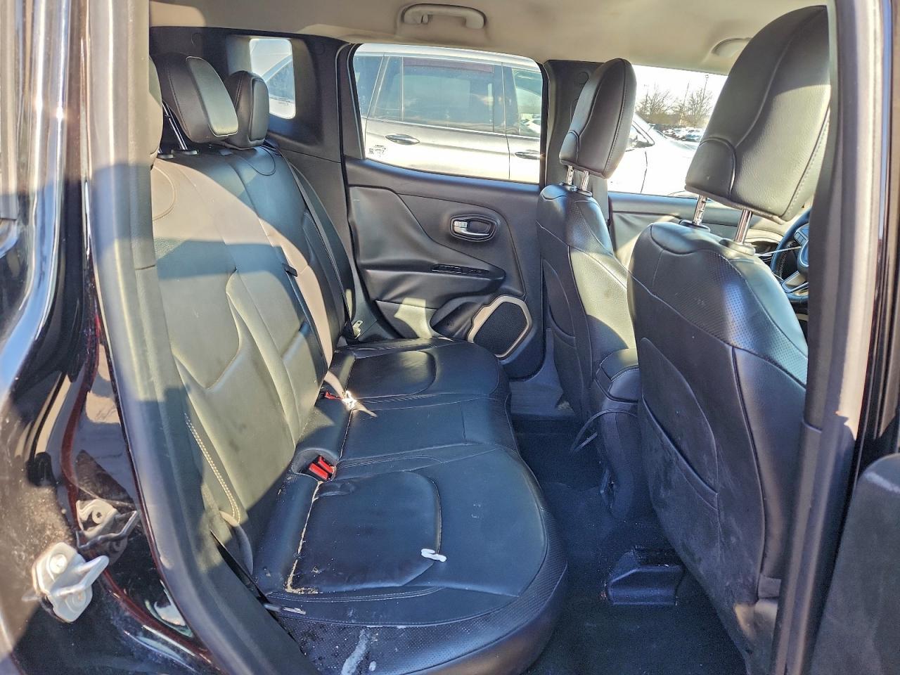 2015 Jeep Renegade Limited - zdjęcie 11
