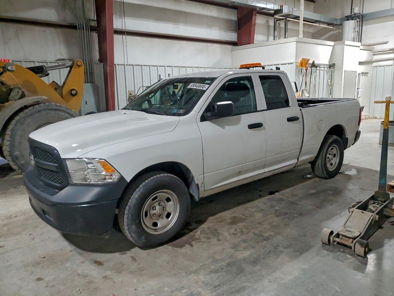 2023 Ram 1500 Classic Tradesman - zdjęcie główne