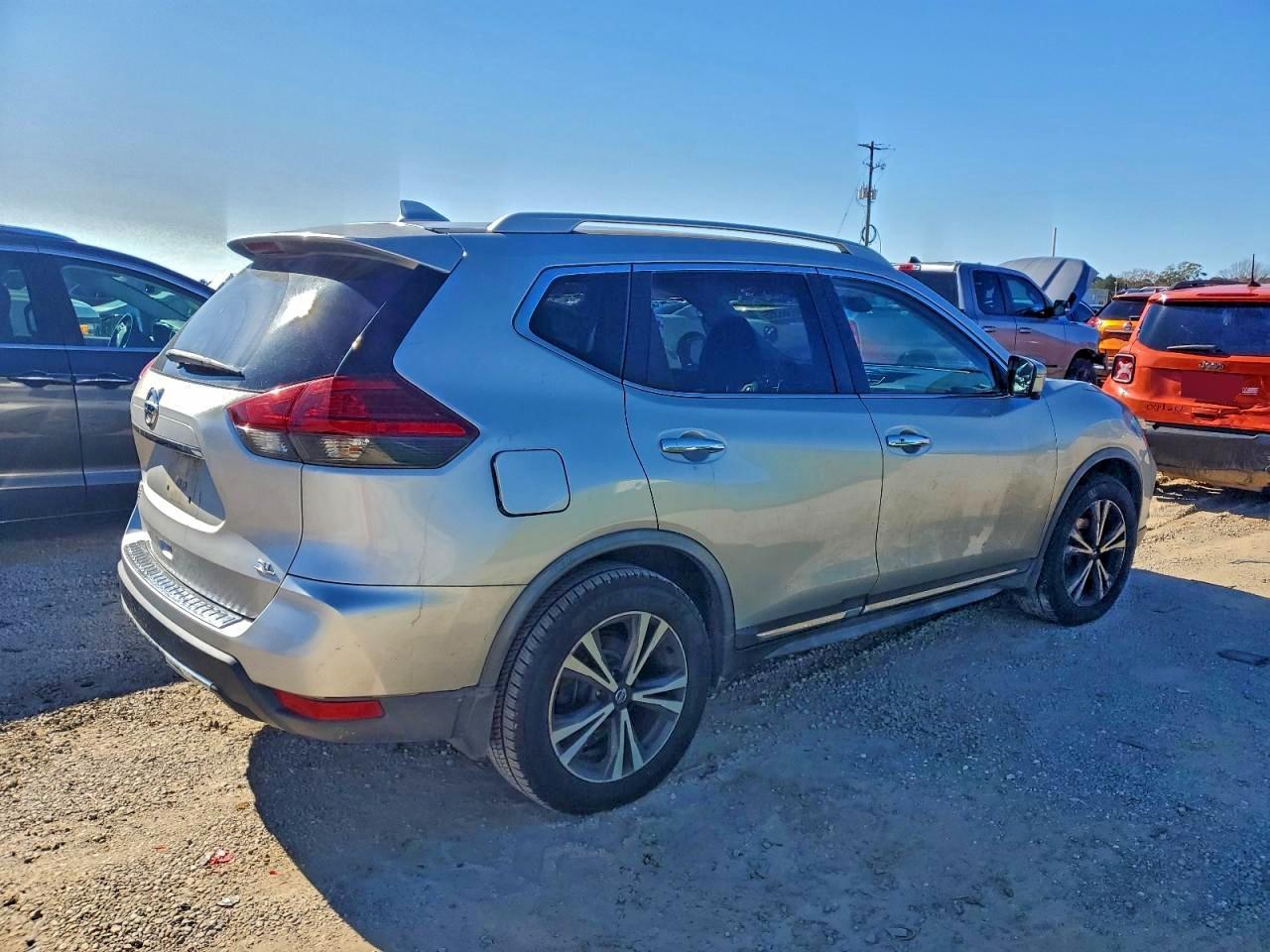 2017 Nissan Rogue S - zdjęcie 3