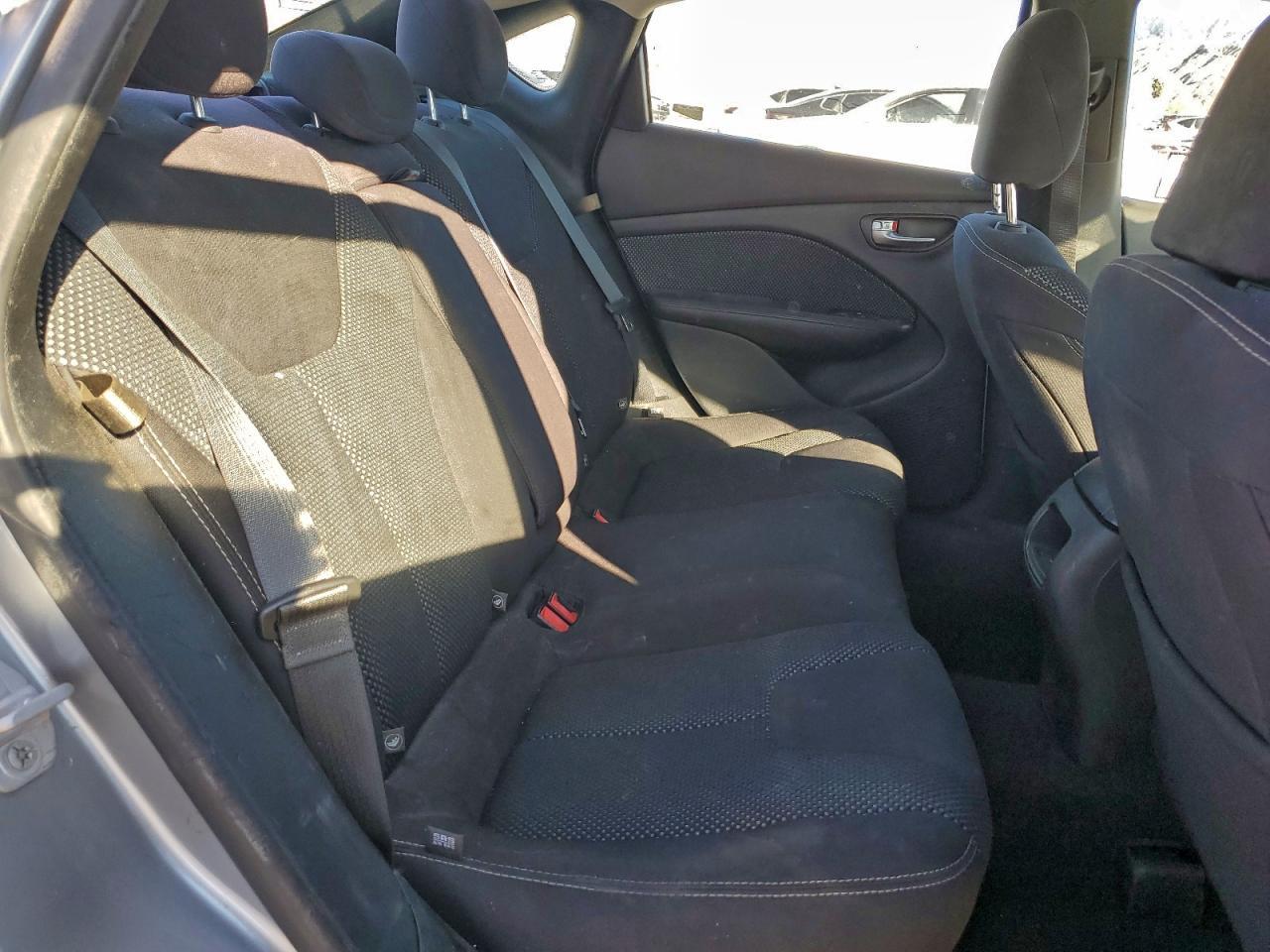 2015 Dodge Dart Sxt - zdjęcie 10