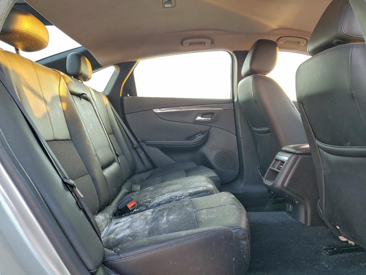 2019 Chevrolet Impala Lt - zdjęcie 10